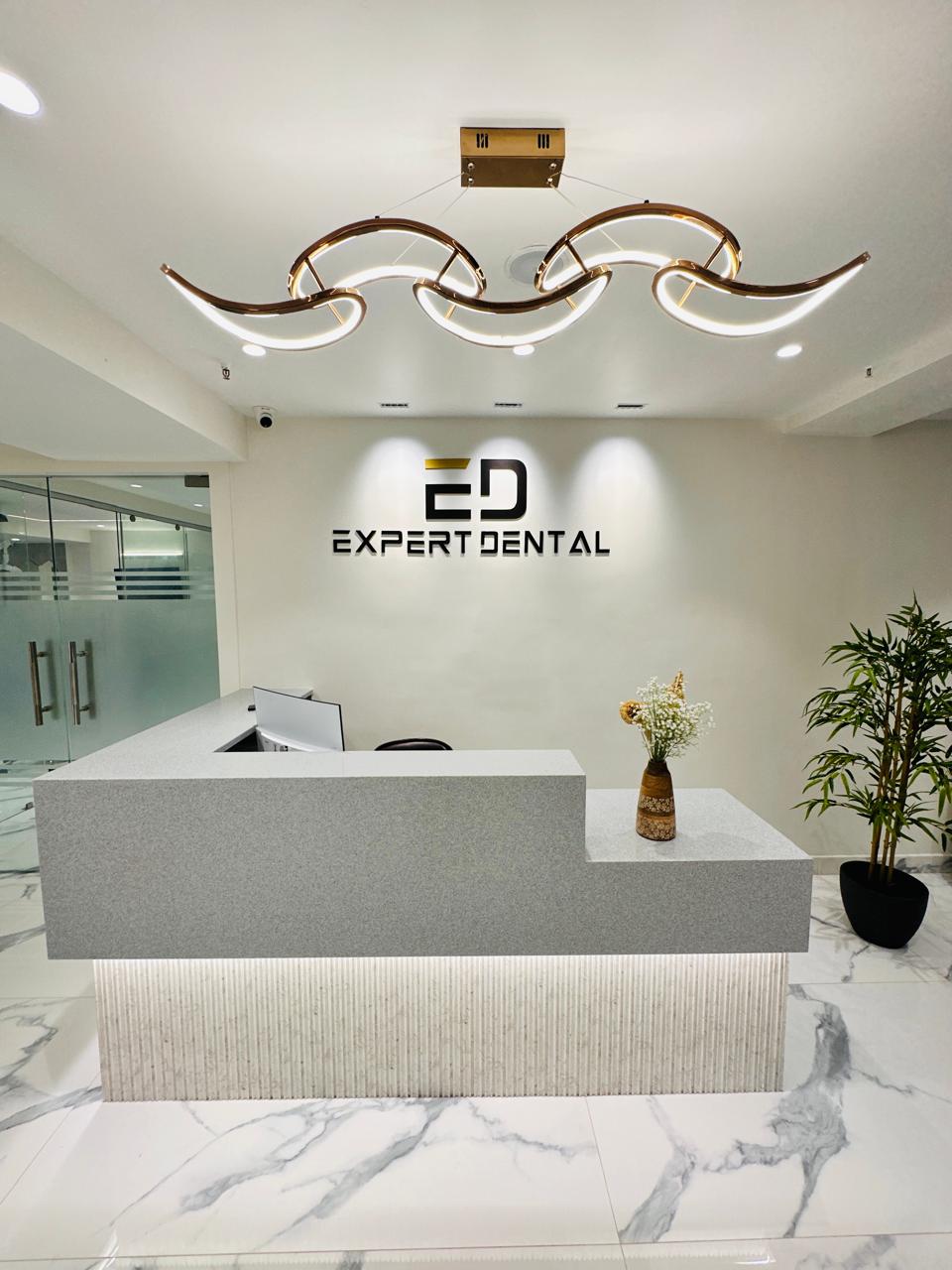 Expert Dental Reception